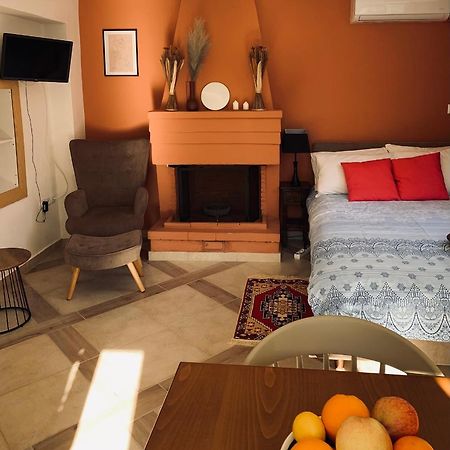 Zacharos Elegant Studio Leonídion Екстериор снимка