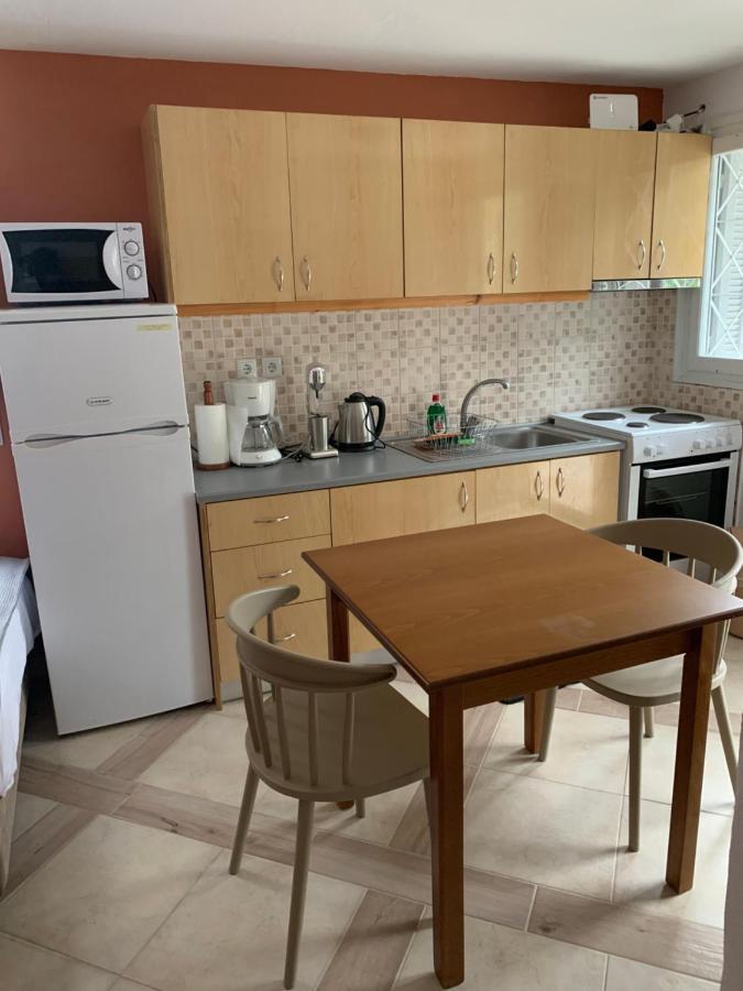 Zacharos Elegant Studio Leonídion Екстериор снимка